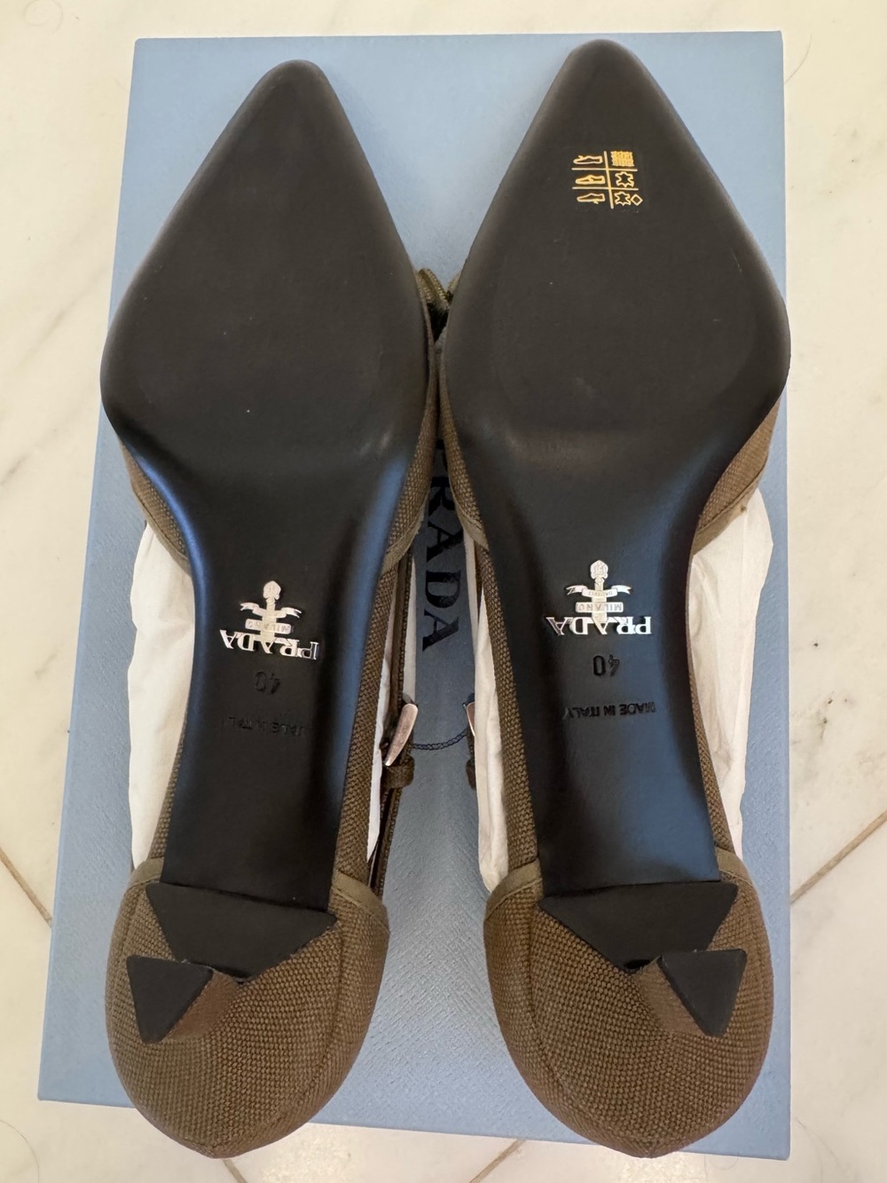 Prada Canvas Pumps - New with Box & Receipt - size EU 40/US 10 - Militaire - Picture 3 of 8